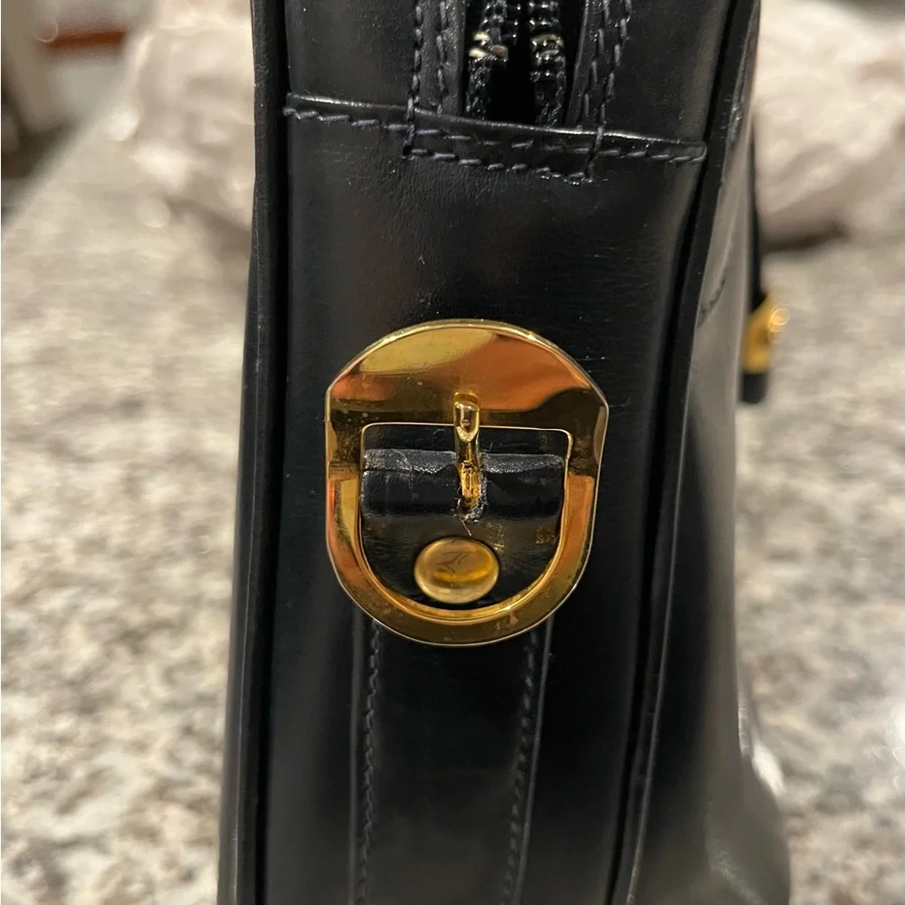 Gucci Vintage Navy Crossbody - Picture 11 of 16